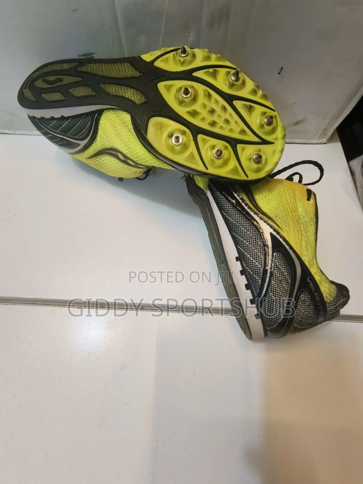Velocity 4 Second Hand Sprinter Spikes