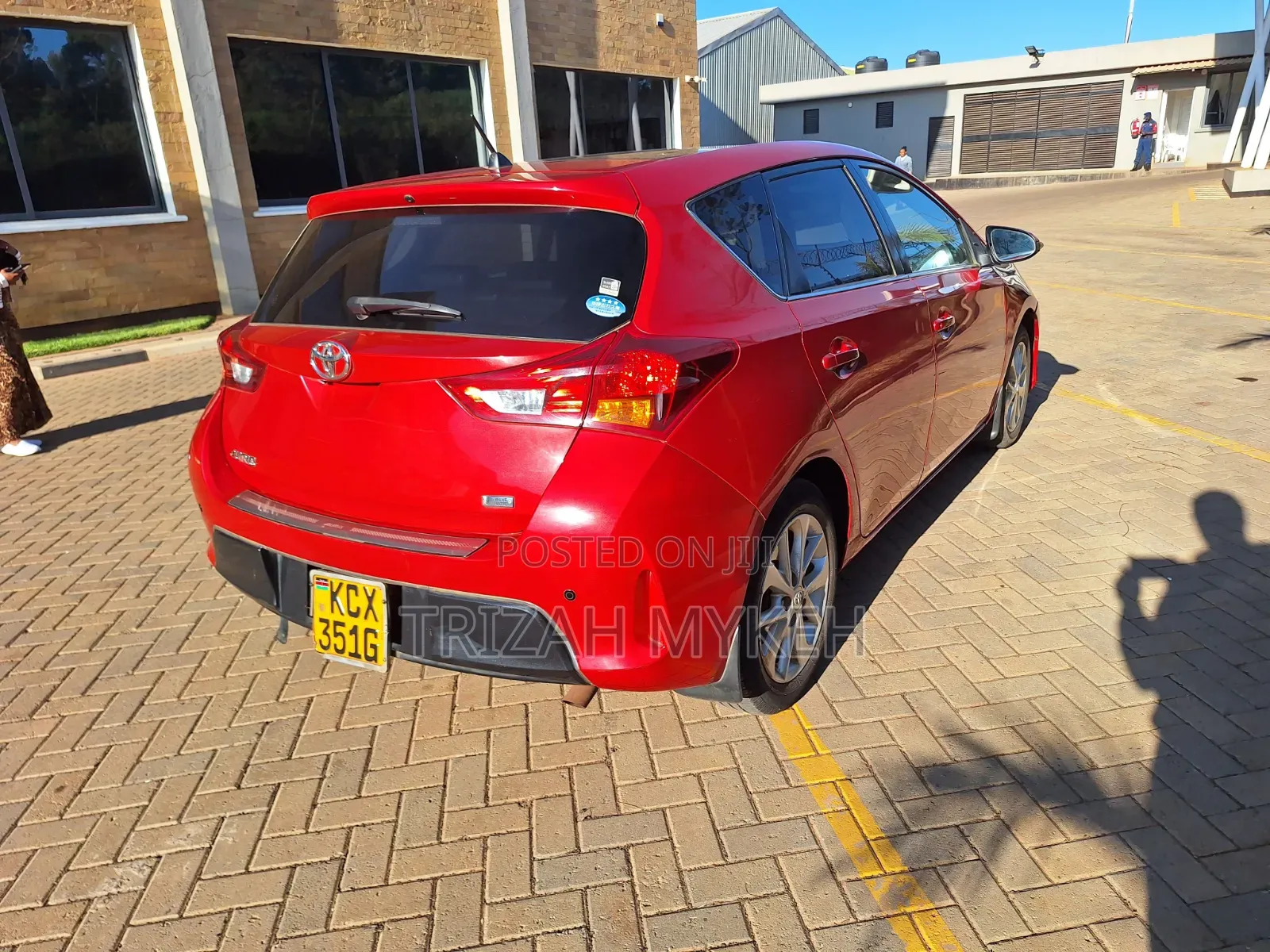 Toyota Auris 2012 Red