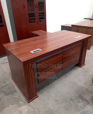 1600mm Executive Office Desk : Modern Desk for Staff
