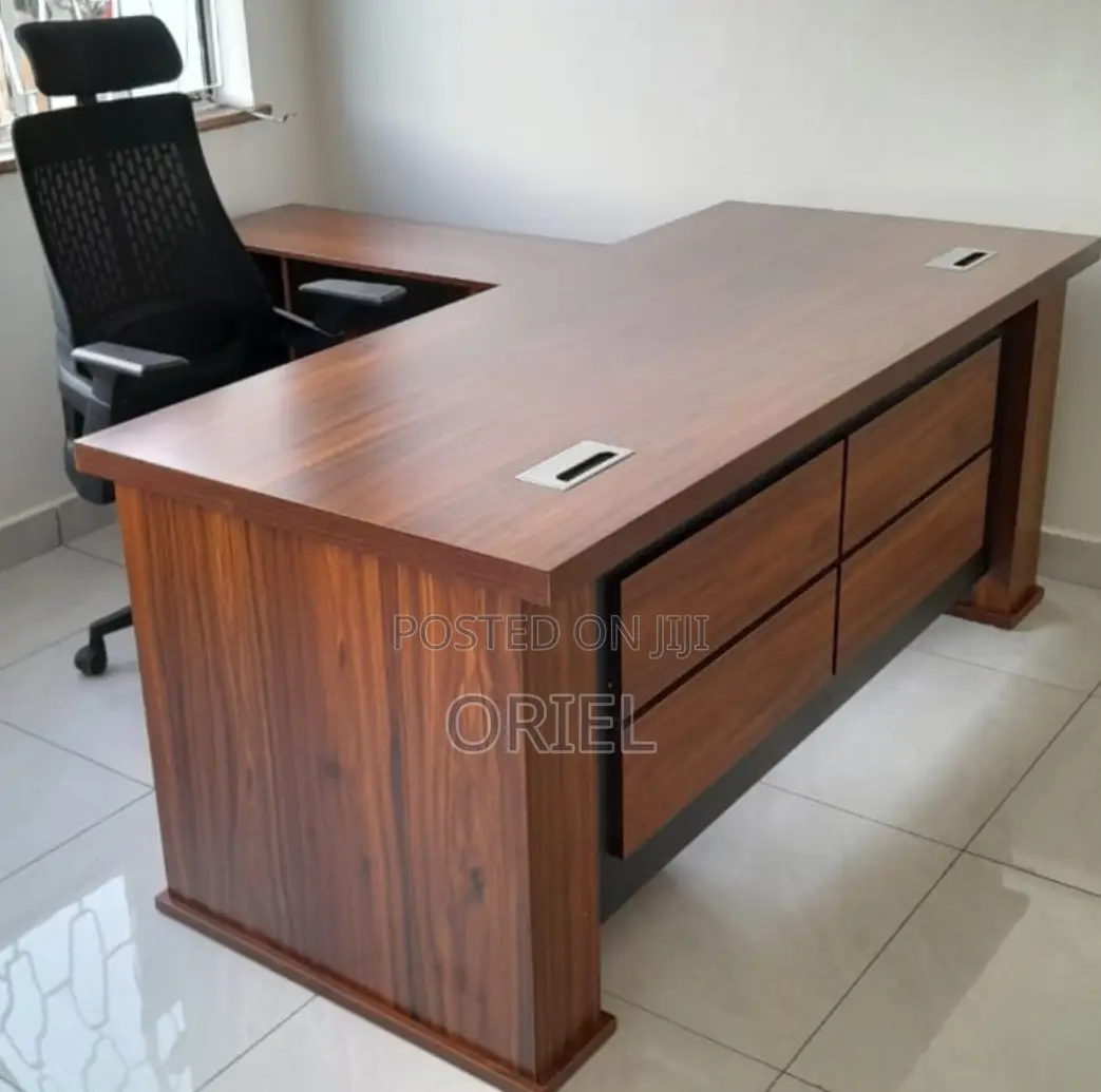 1600mm Executive Office Desk : Modern Desk for Staff