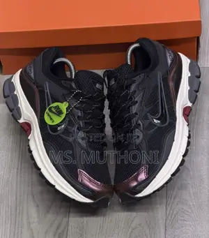 The V2K Run Nike Zoom Vomero Size 38-45
