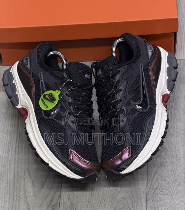 The V2K Run Nike Zoom Vomero Size 38-45