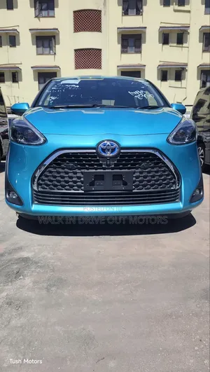 Toyota Sienta 2020 Green