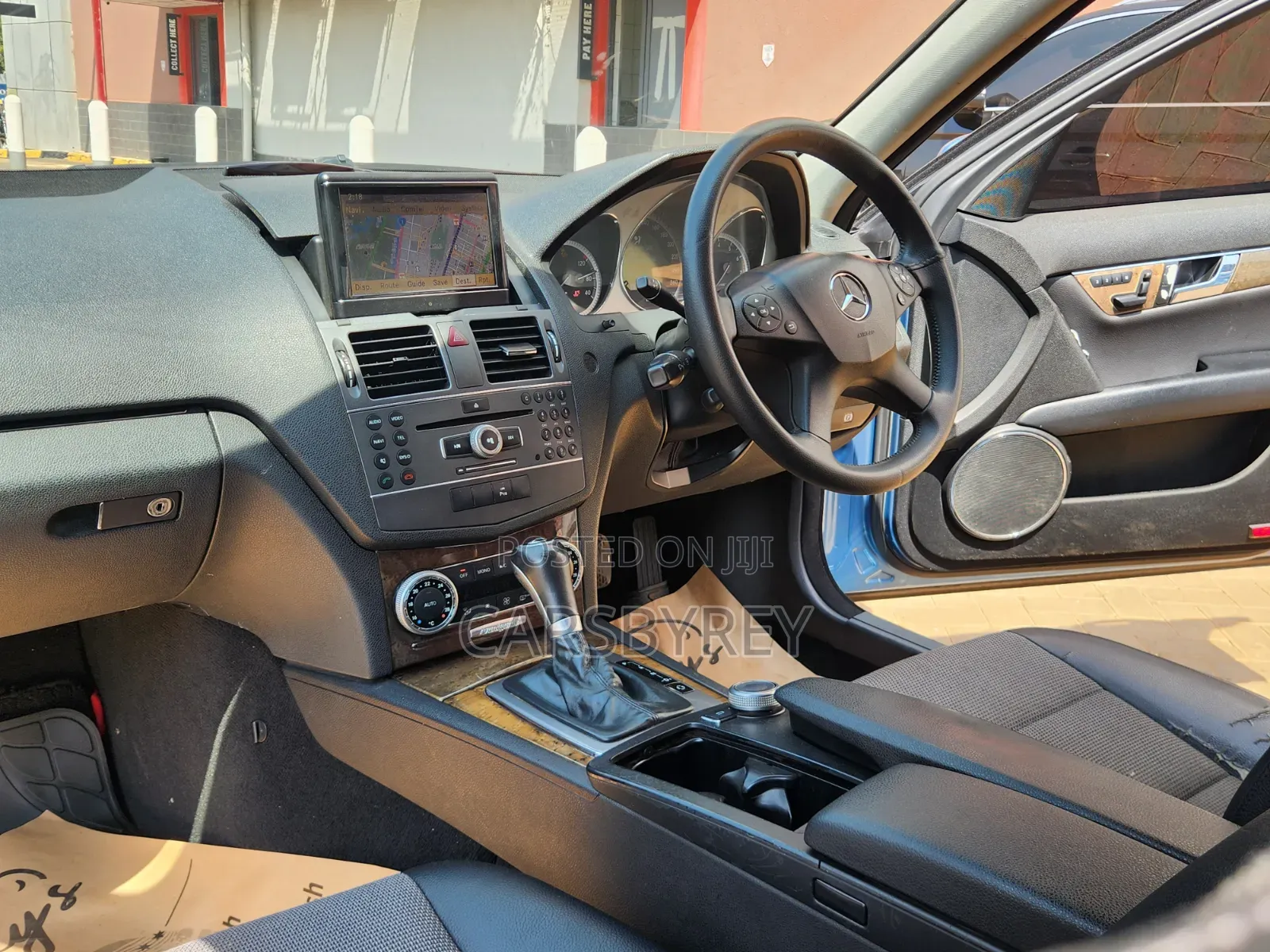 Mercedes-Benz C250 2010 Blue