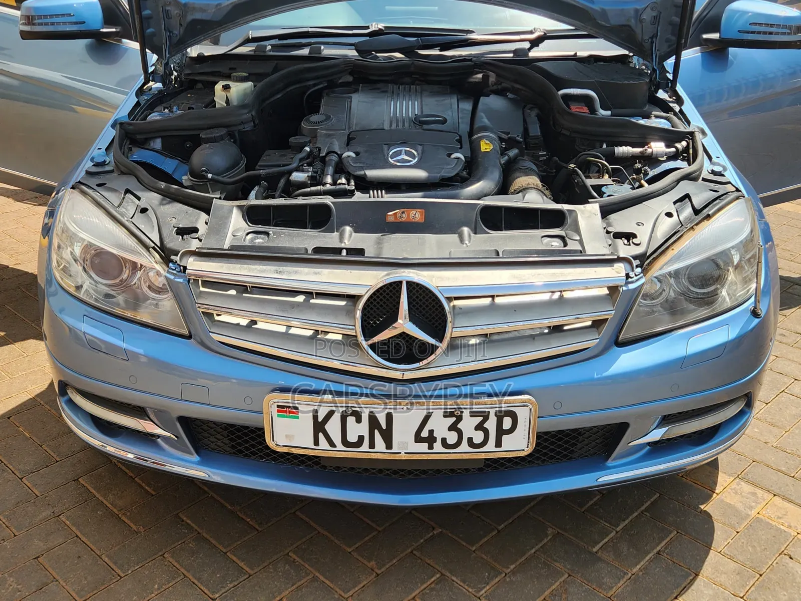 Mercedes-Benz C250 2010 Blue