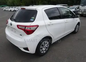 Toyota Vitz 1.5 FWD Hybrid 5dr 2019 Off white