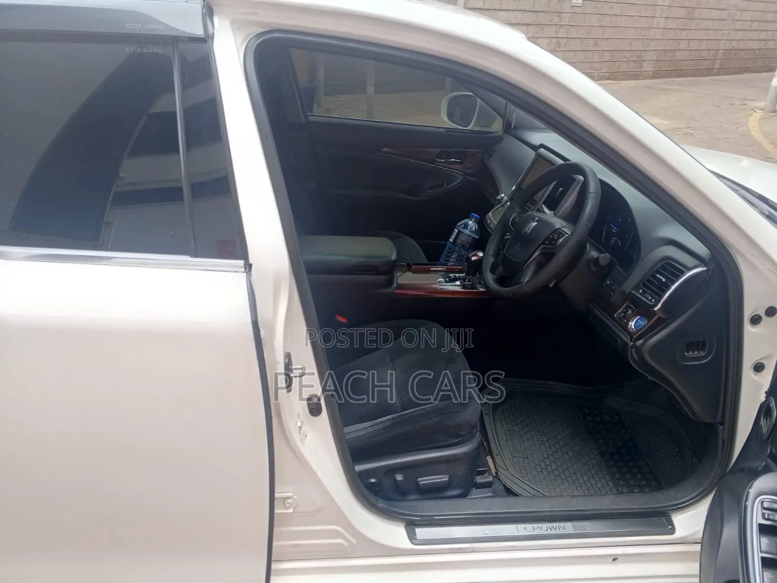 Toyota Crown 2015 White