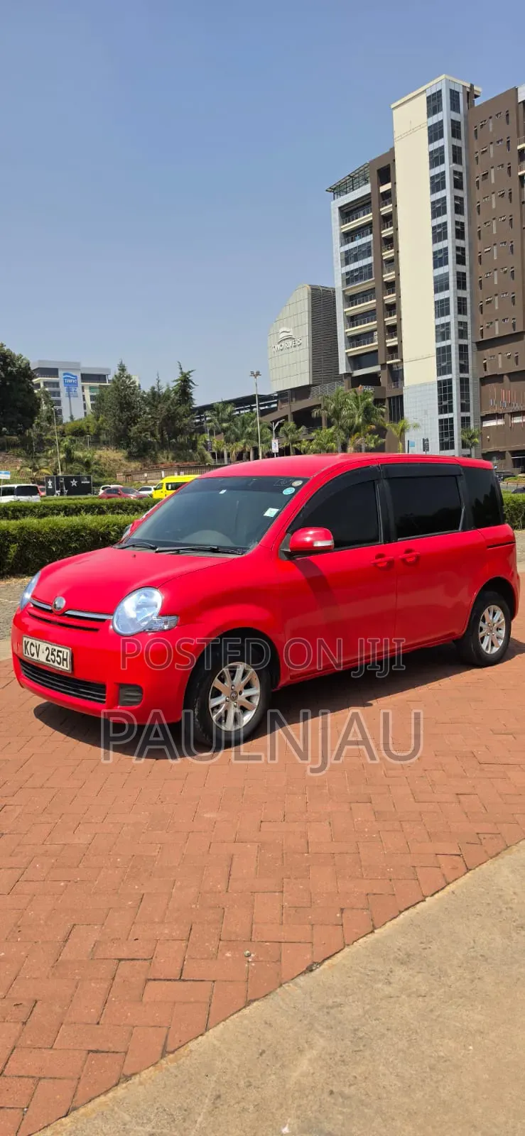 Toyota Sienta 2013 Red