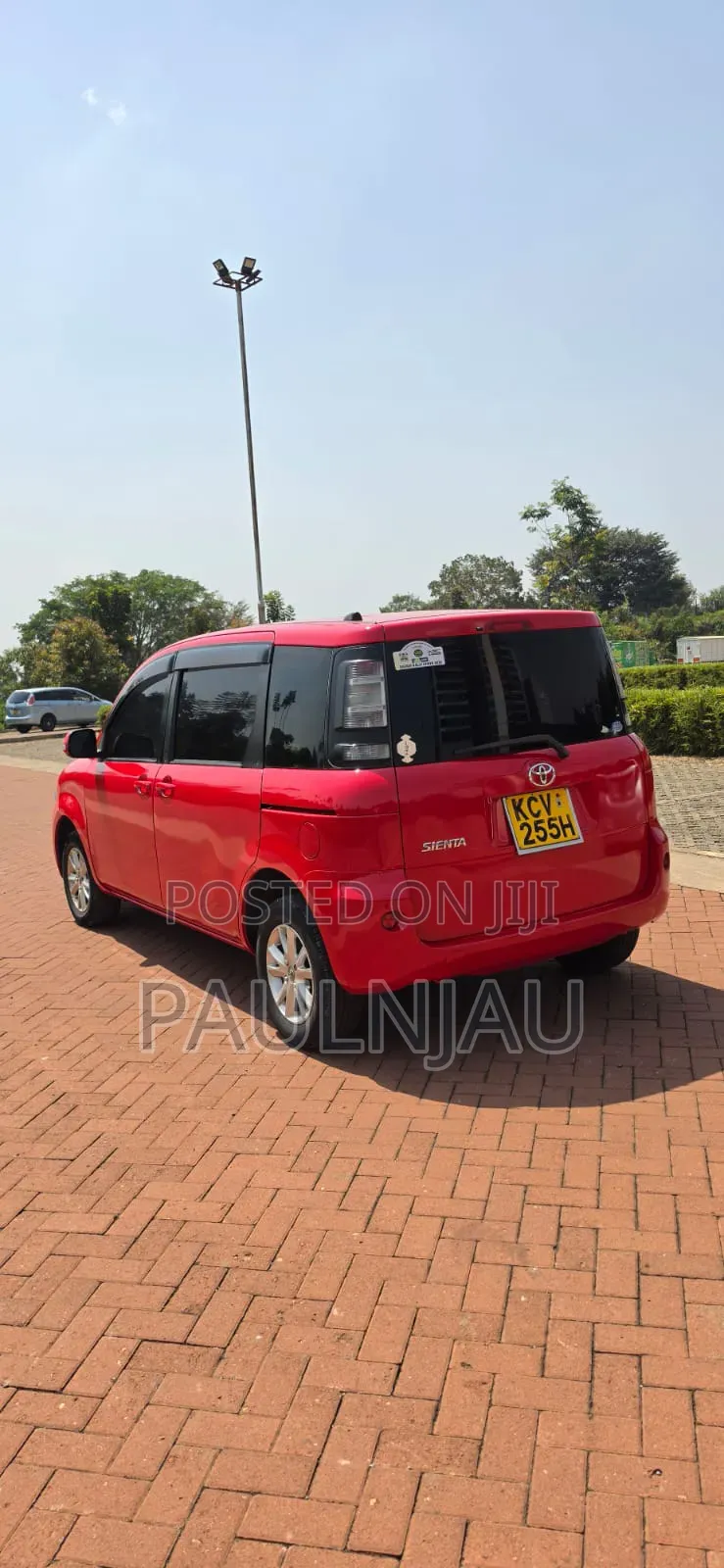Toyota Sienta 2013 Red