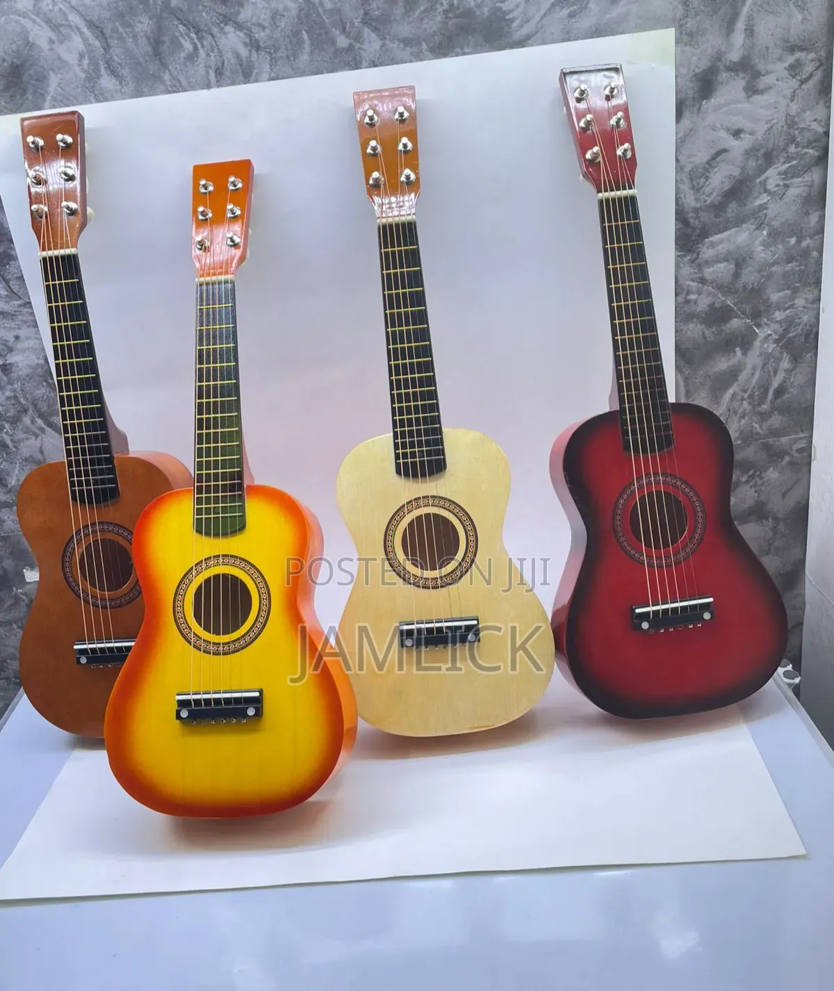 6-String Acoustic Guitar – VEh