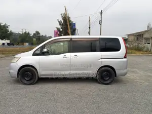 Nissan Serena 2009 Silver