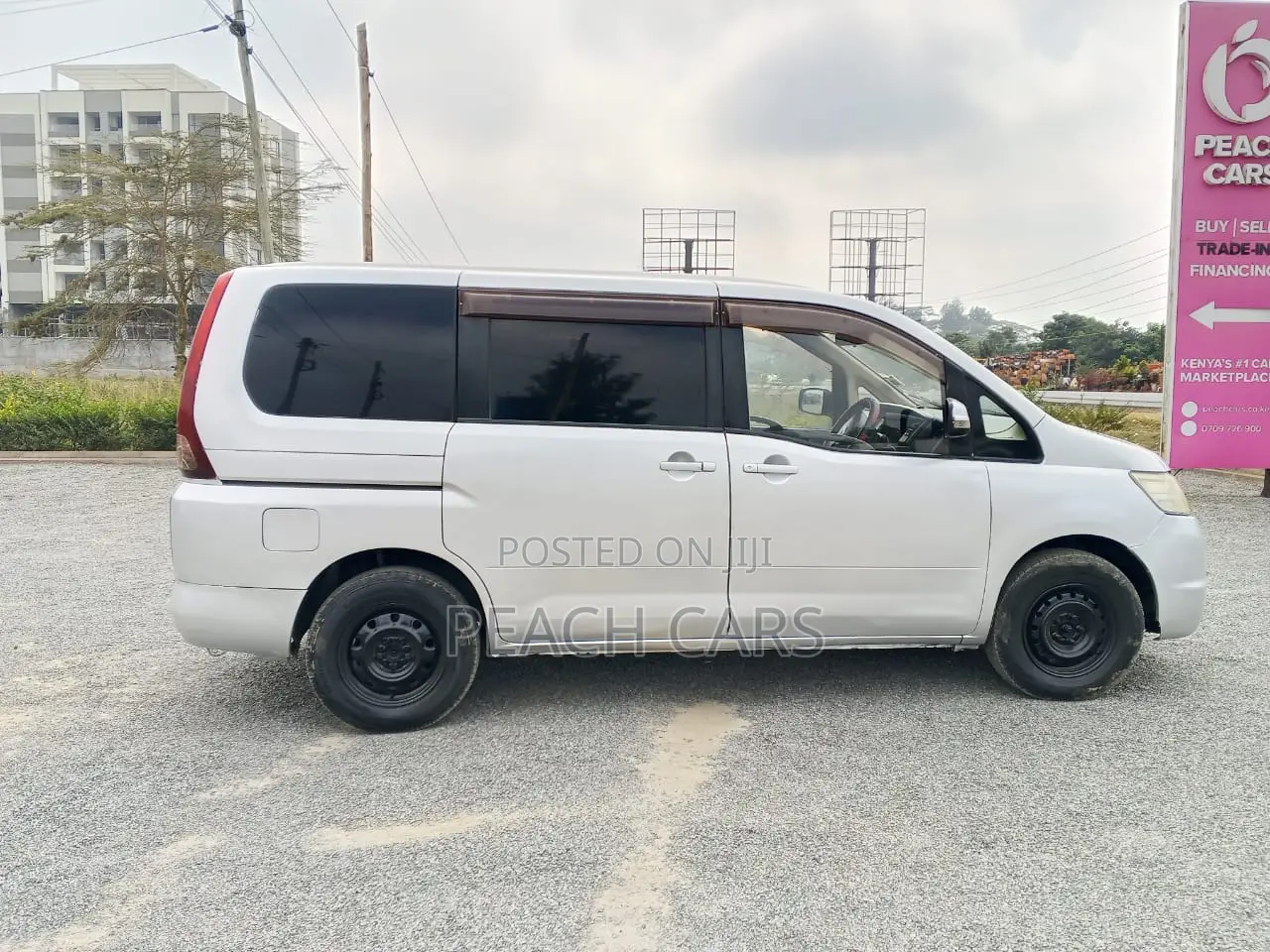 Nissan Serena 2009 Silver