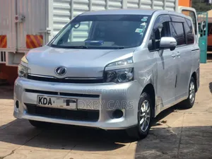 Toyota Noah 2014 Silver