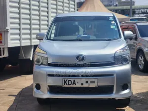 Toyota Noah 2014 Silver