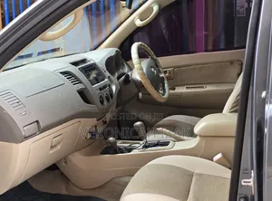 Toyota Hilux 2008 Gray