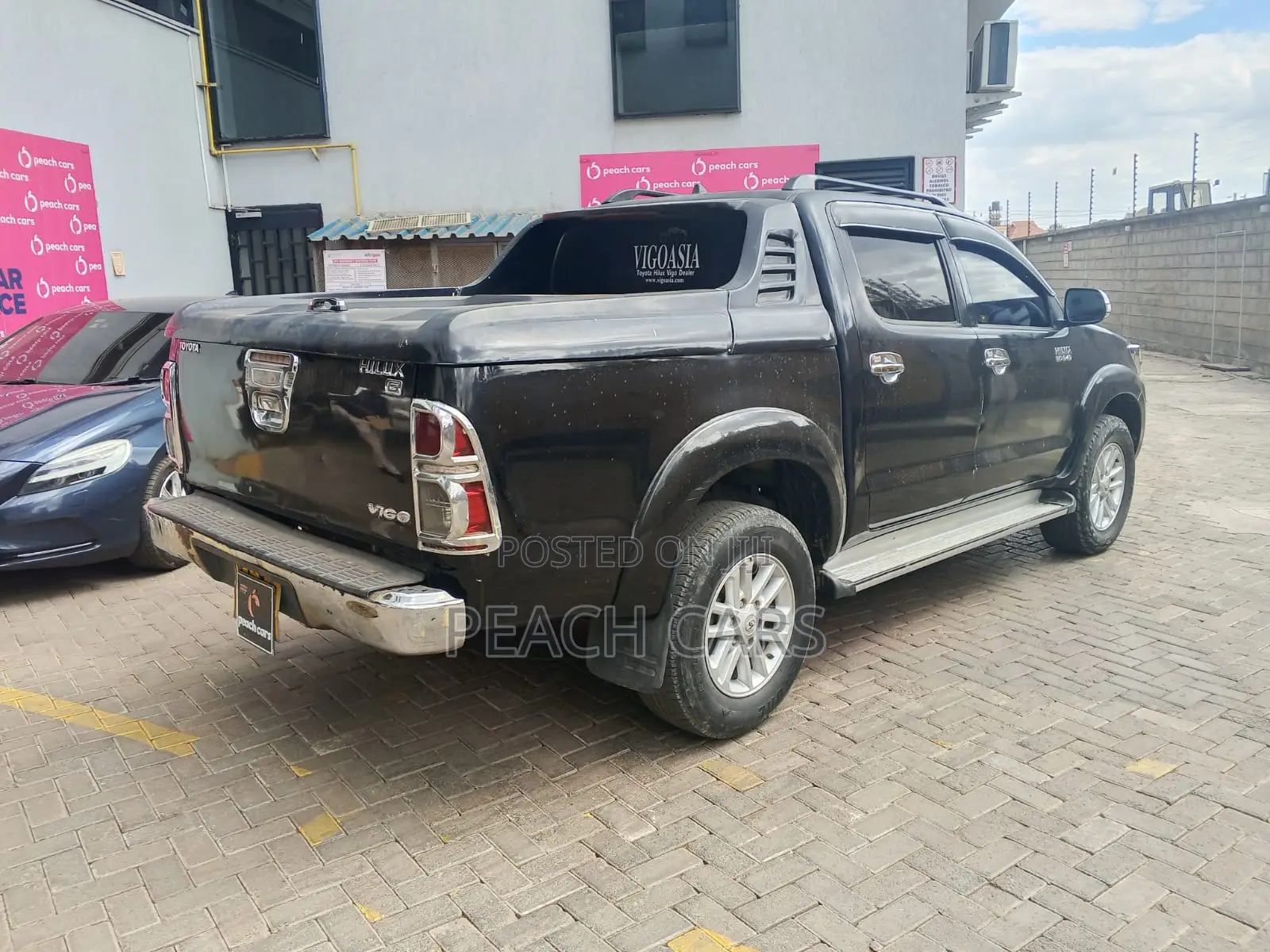 Toyota Hilux 2011 Black