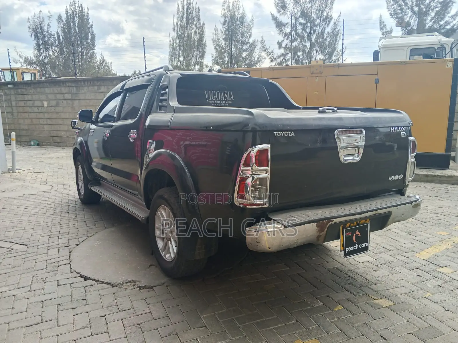 Toyota Hilux 2011 Black