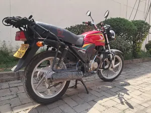 Honda CB 2025 Red