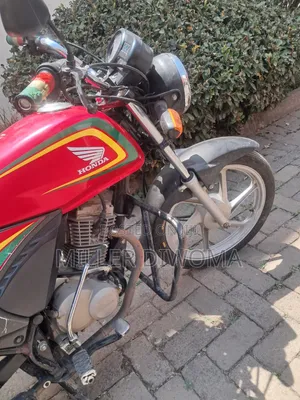 Honda CB 2025 Red