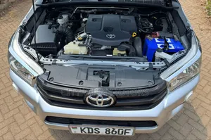 Toyota Hilux 2018 Silver