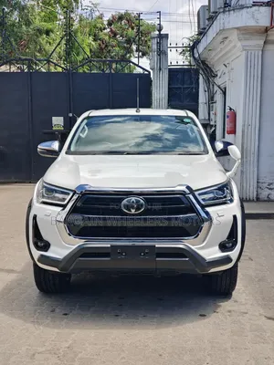 Toyota Hilux 2019 White