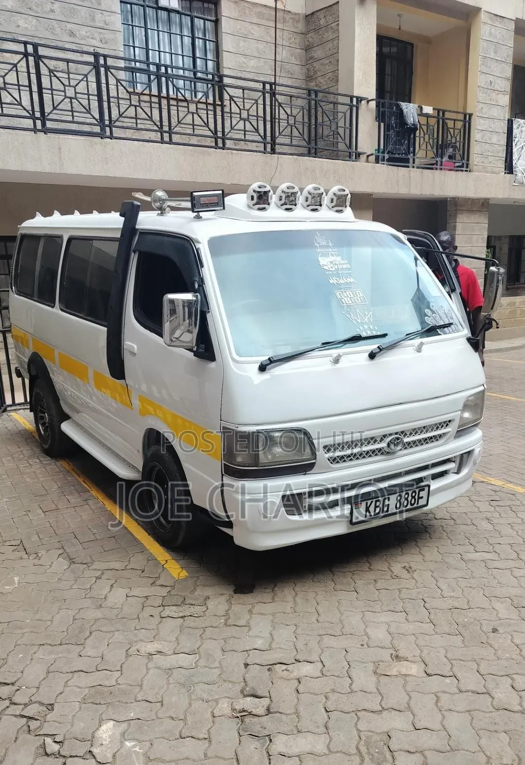 Toyota HiAce 2009 White