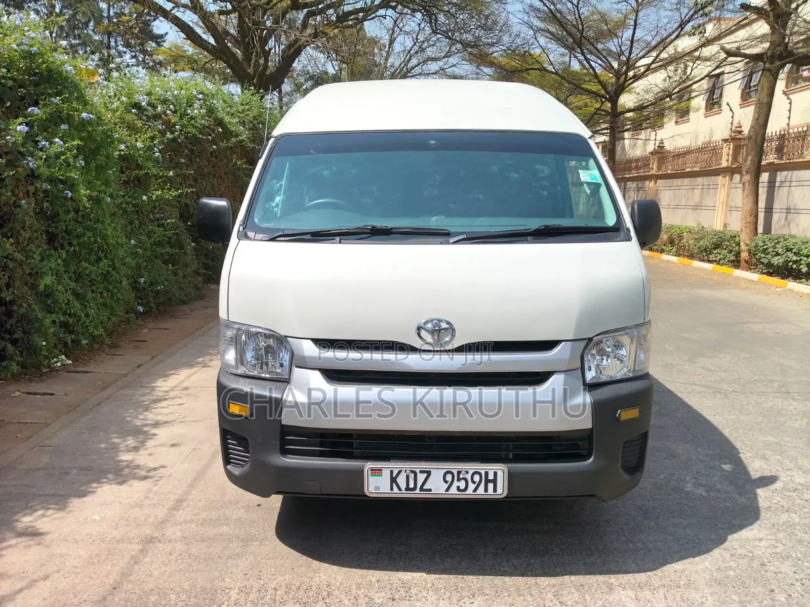 Toyota HiAce 2025