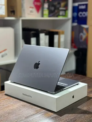 New Laptop Apple MacBook Pro 16GB Apple M2 SSD 512GB