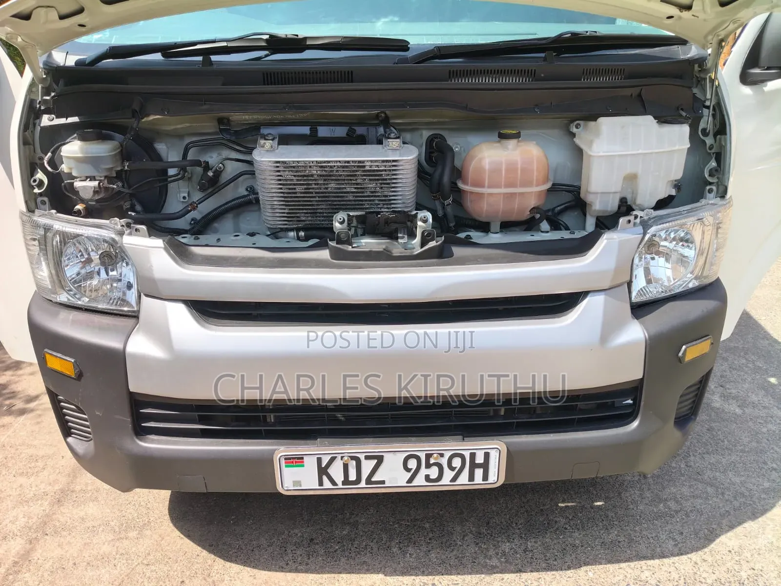 Toyota HiAce 2025