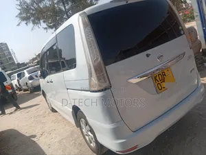 Nissan Serena 2014 Silver