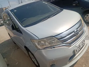 Nissan Serena 2014 Silver