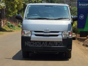 Toyota HiAce 2019 Silver