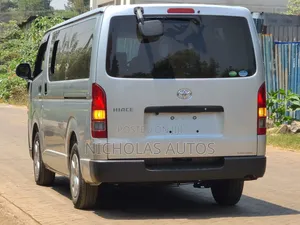 Toyota HiAce 2019 Silver
