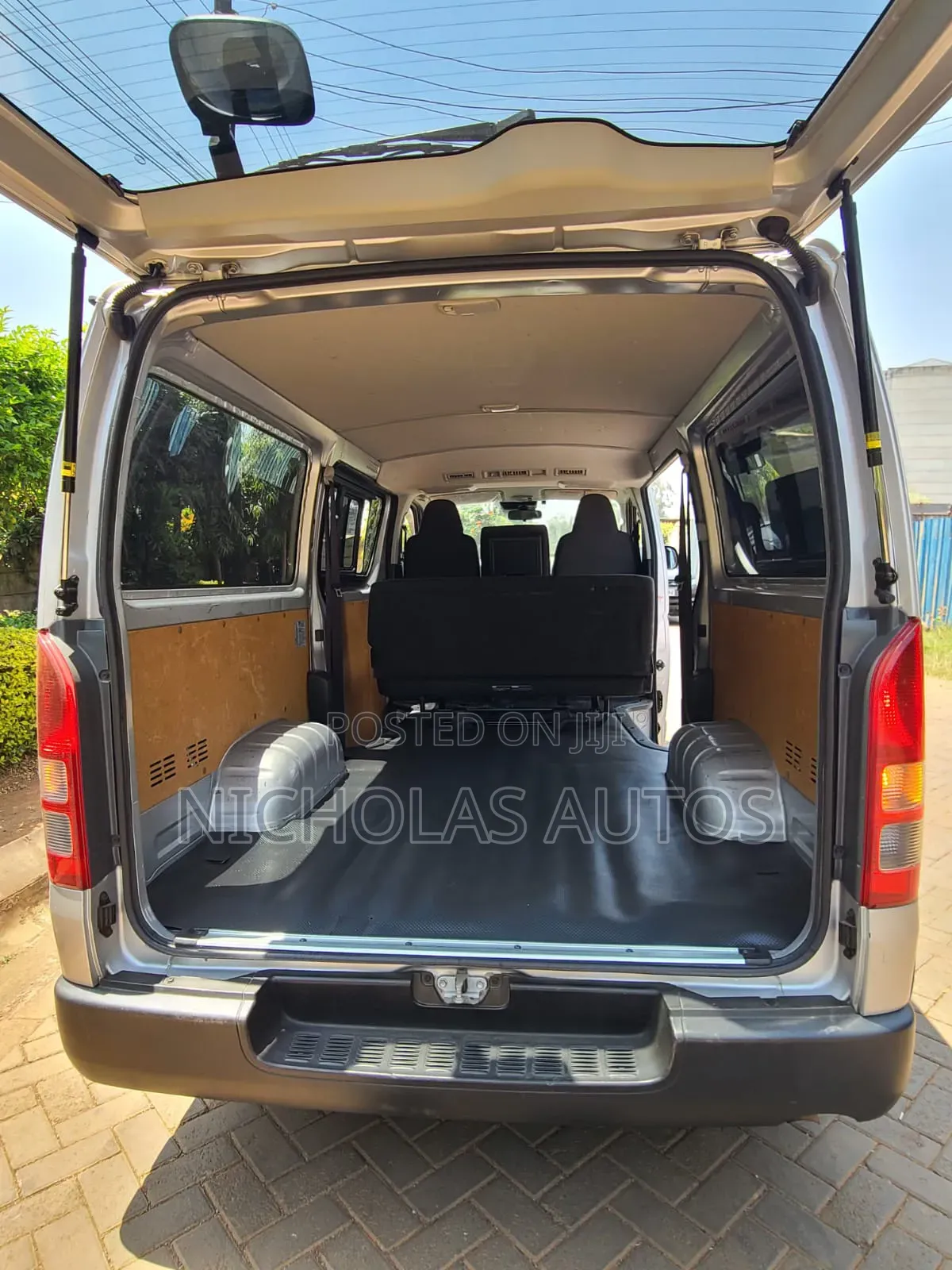 Toyota HiAce 2019 Silver