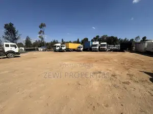 4000 SQF Karen to Let