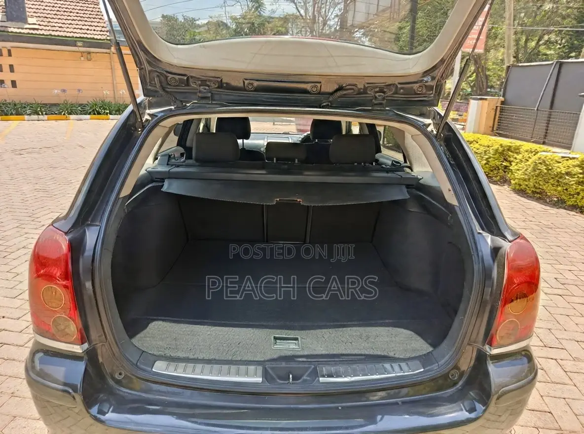 Toyota Avensis 2005 Black