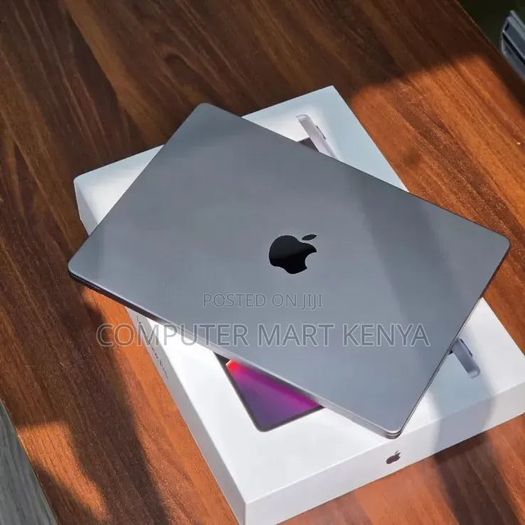 New Laptop Apple MacBook Pro 16GB Apple M1 Pro SSD 512GB