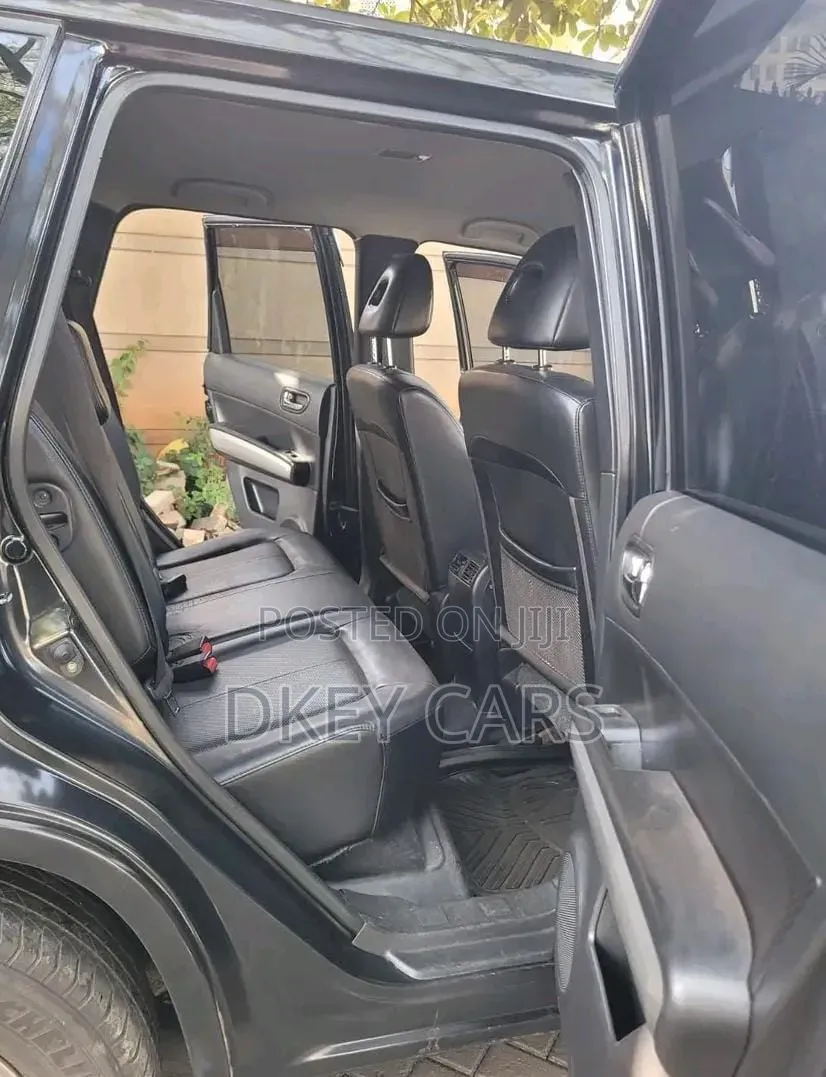 Nissan X-Trail 2012 Black