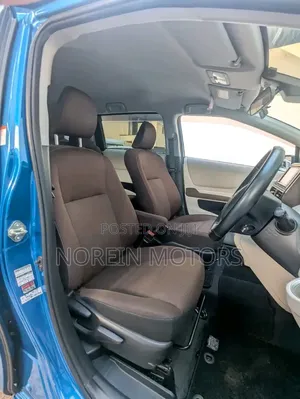 Toyota Sienta 2020 Blue