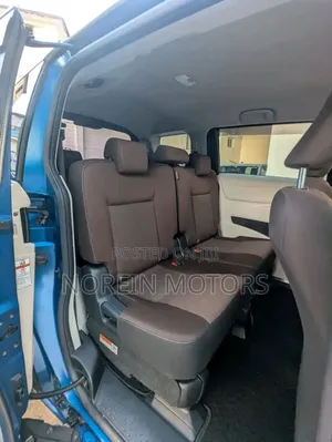 Toyota Sienta 2020 Blue