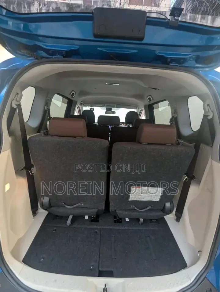 Toyota Sienta 2020 Blue