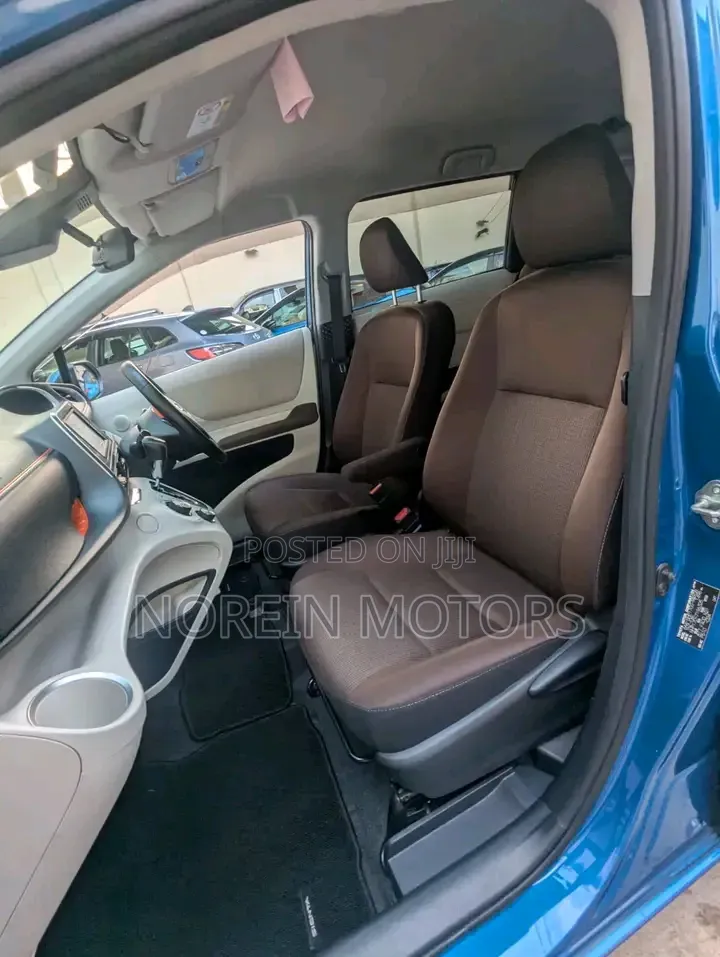 Toyota Sienta 2020 Blue