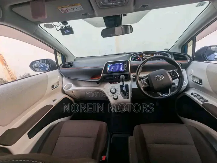 Toyota Sienta 2020 Blue