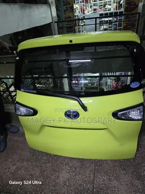 Toyota Sienta 2015 Boot Tailgate