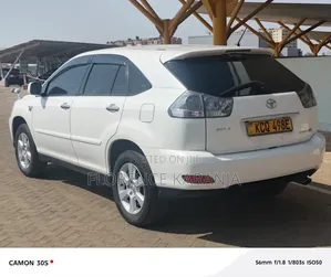 Toyota Harrier 2012 Off white