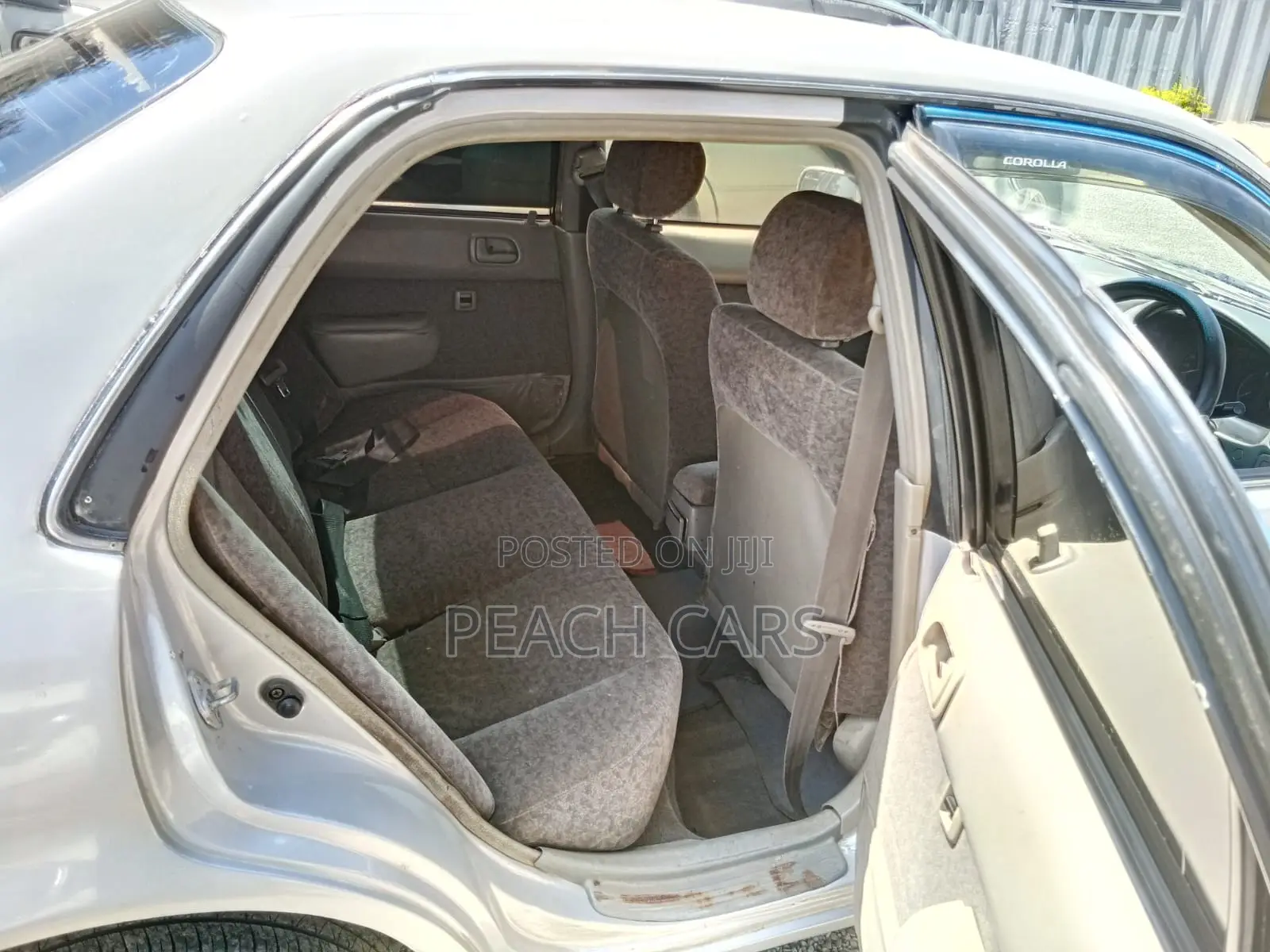 Toyota Corolla 2000 Silver