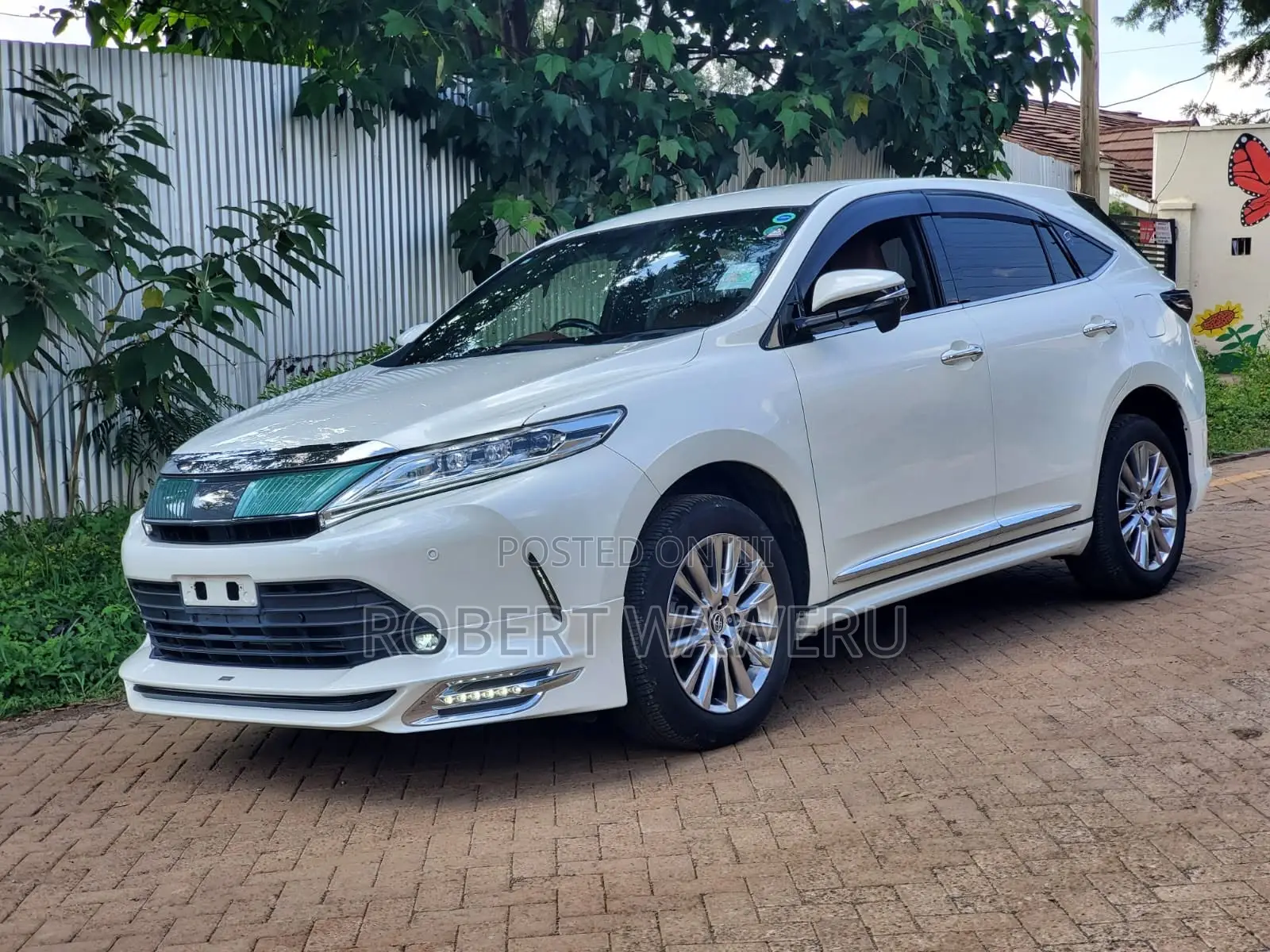 Toyota Harrier 2.0 4WD 2019 White