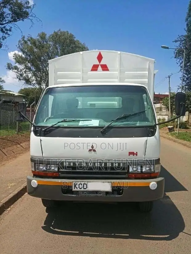 Mitsubishi FH 2014 White