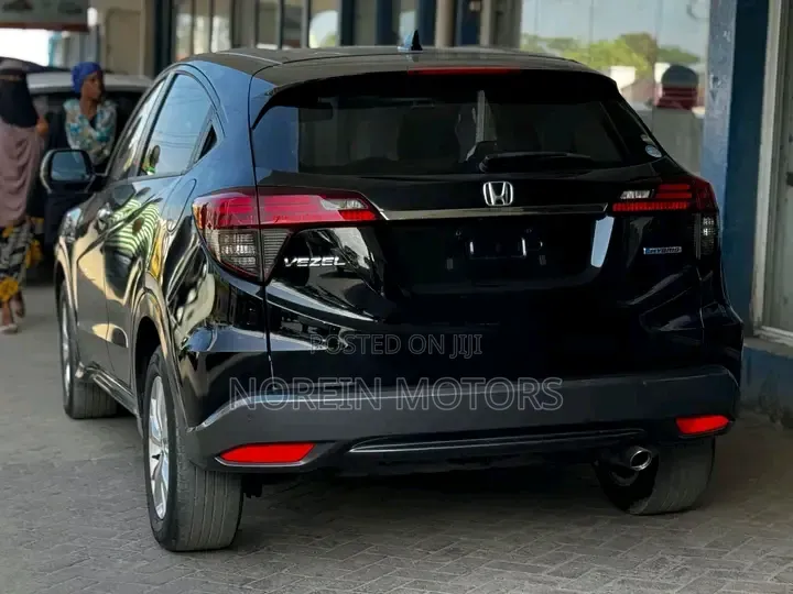 Honda Vezel 2019 Matt Black