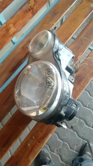 Polo 9n Headlights